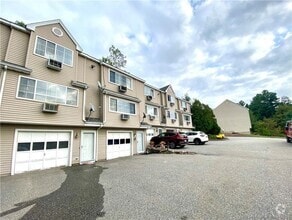 Building Photo - 505 Harwinton Ave