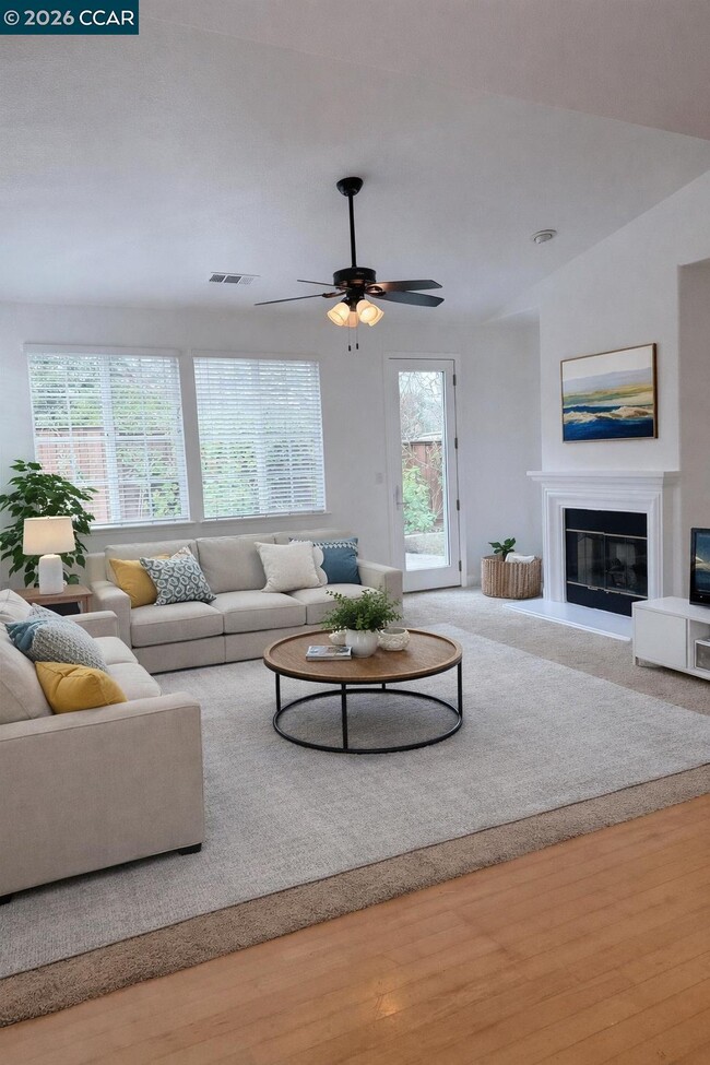 Building Photo - 350 Caroni St