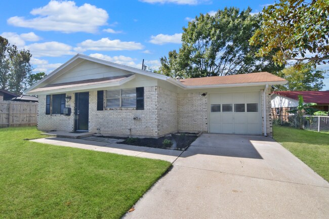 Foto del edificio - 1213 Meadow Dr