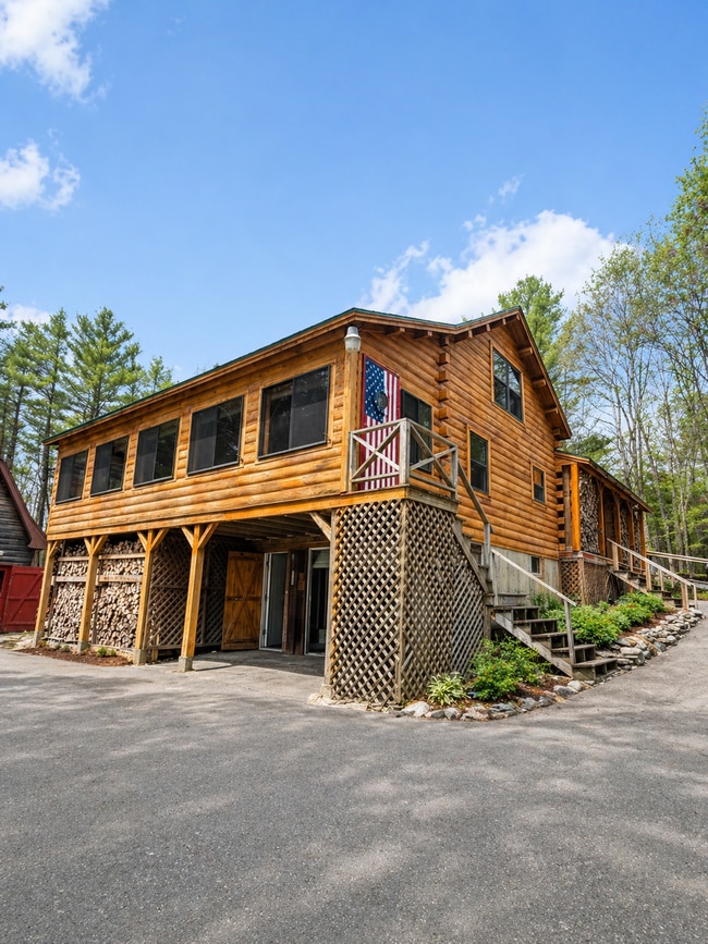 Building Photo - 805 N Dexter Rd