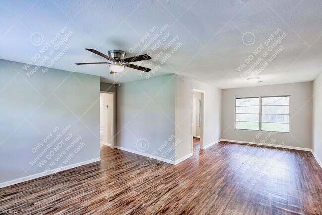 Building Photo - 3 br, 2 bath House - 6838 Crestridge St