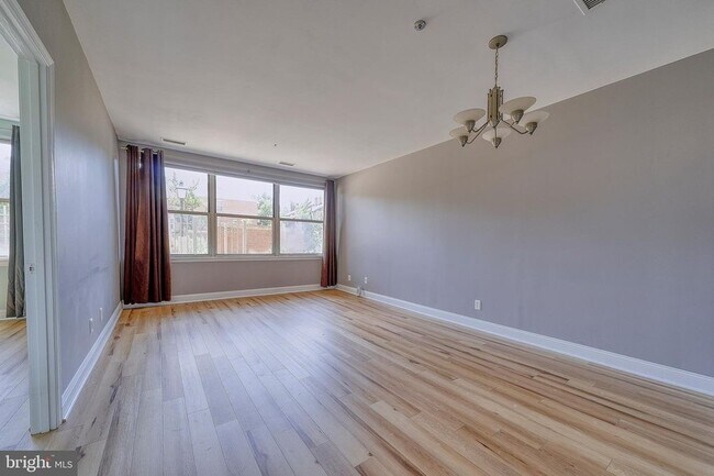 Building Photo - 1200 Braddock Pl