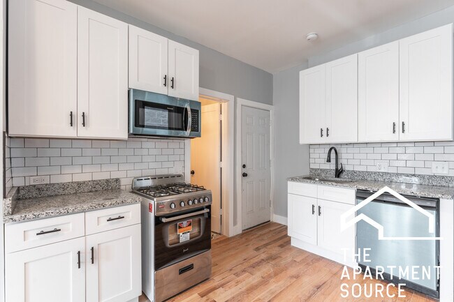 Foto del edificio - 1624 W Beach Ave