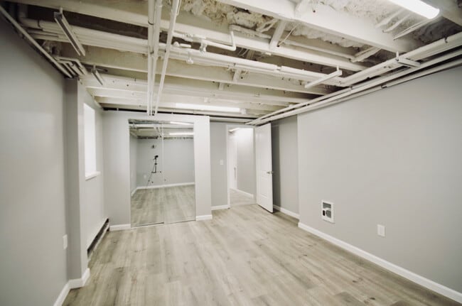 Building Photo - 120 Seward St