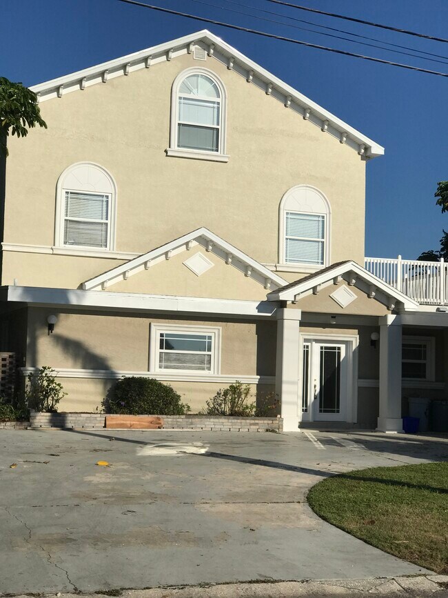 511 55th Ave, Saint Pete Beach, FL 33706 House for Rent in Saint Pete