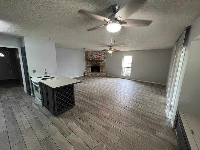 Building Photo - 3413 Cartagena Dr