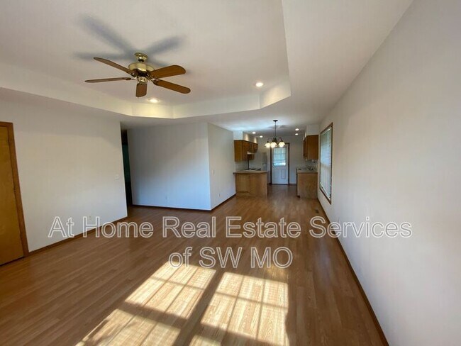 Foto del edificio - 3324 Leawood Ave
