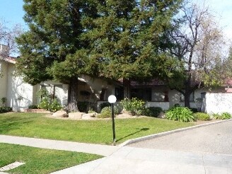 Primary Photo - 1556 W Herndon Ave