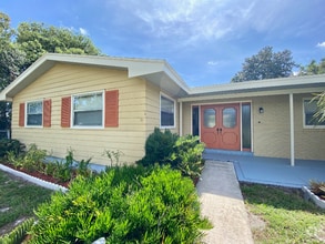 Building Photo - 1737 Vivian Ct