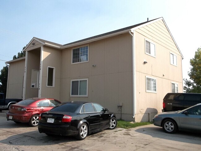 Building Photo - 114 W 47th Pl