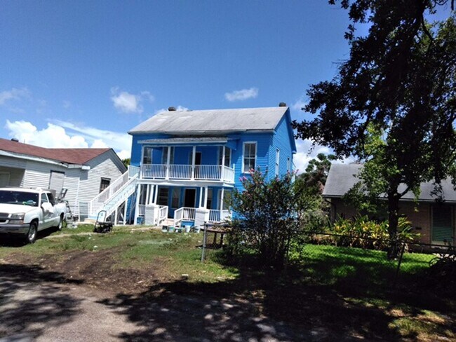 Building Photo - 3114 Avenue M 1/2