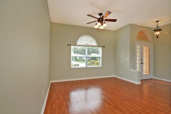 Foto del edificio - Beautiful Pool home in Viera!
