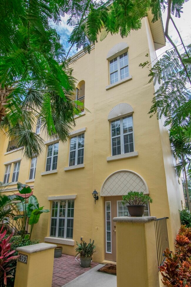 Foto del edificio - 609 Casabella Cir