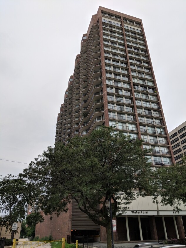 Primary Photo - 4170 N Marine Dr