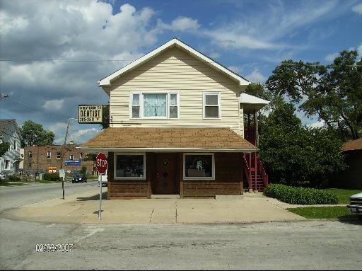 Building Photo - 13101 Chicago St