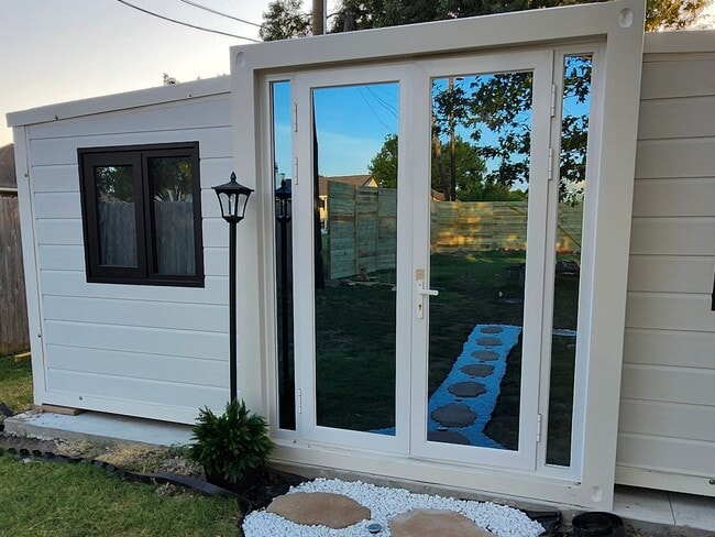 Exterior de la ADU - 205 E Nakoma