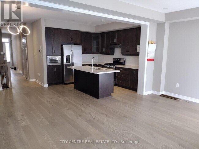 Building Photo - 3329 Mockingbird Common