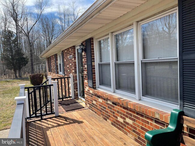 Building Photo - 6066 Shady Side Rd