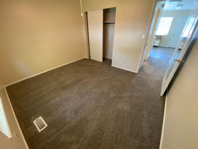 Building Photo - Spencer