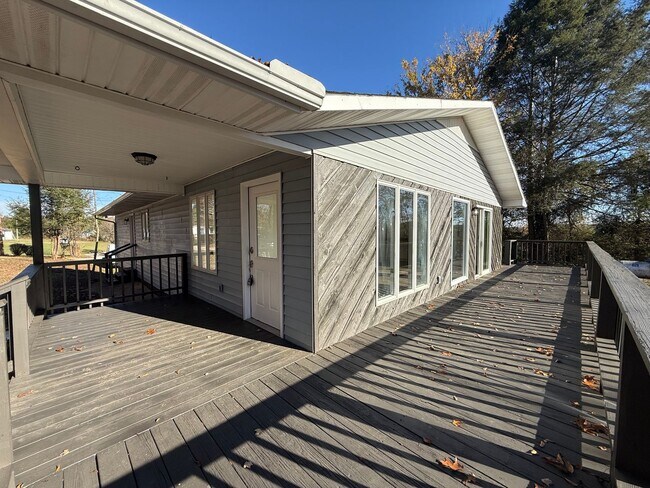 Foto del edificio - Newly renovated 3 Bedroom 3 Bathroom Home ...