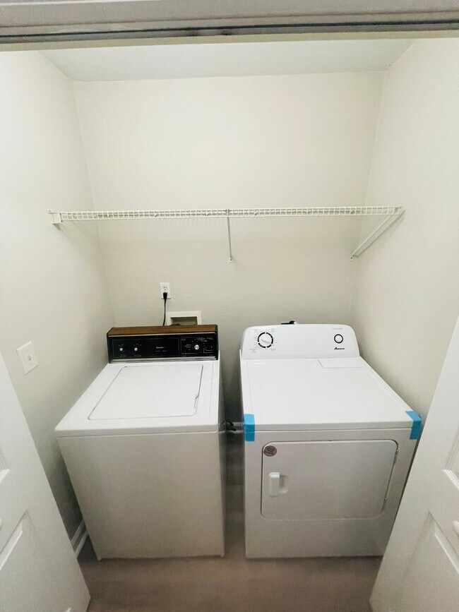 Foto del edificio - Townhouse off Hartsfield Road-$500 off first months rent!