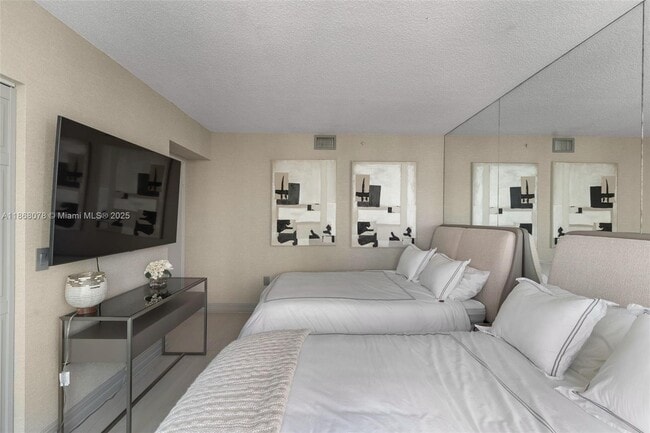 Foto del edificio - 16400 Collins Ave