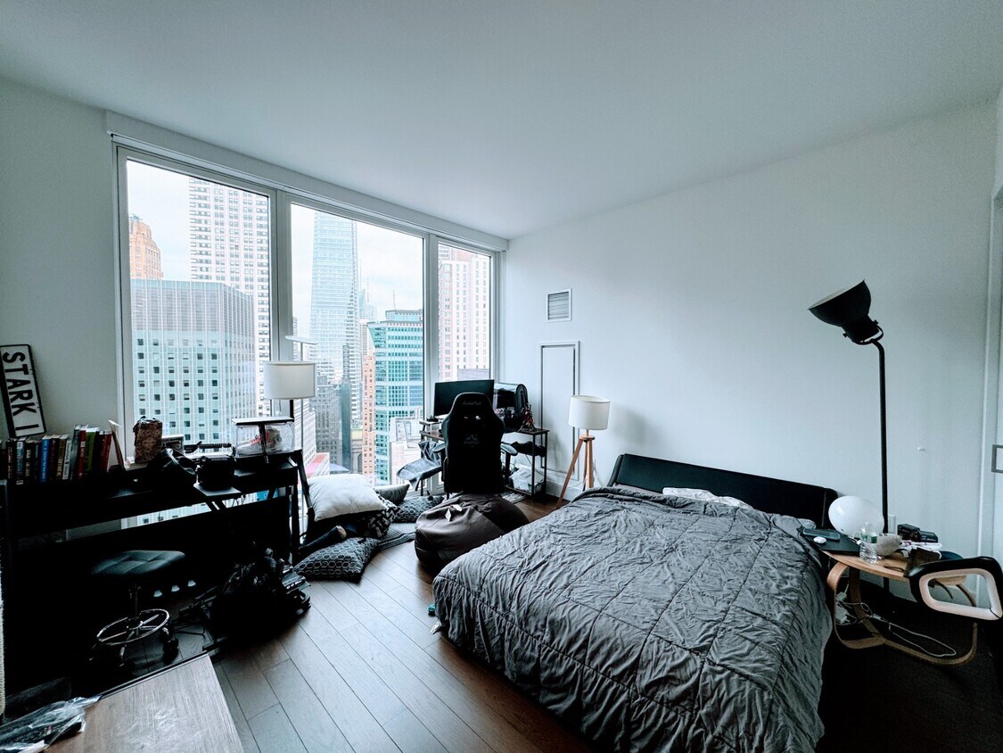 222 E 44th St Unit 33C, New York, NY 10017 Room for Rent in New York