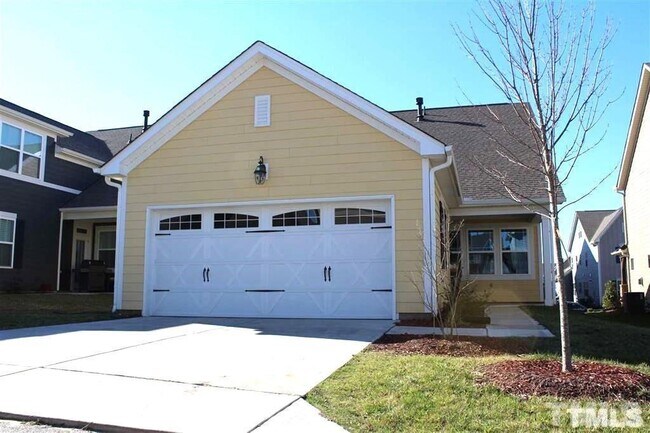 Foto del edificio - Beautiful 3BR Home in Desirable Kitts Creek RTP Location - MASTER DOWN