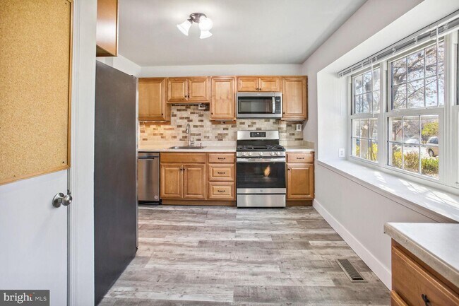 Building Photo - 7828 Snead Ln