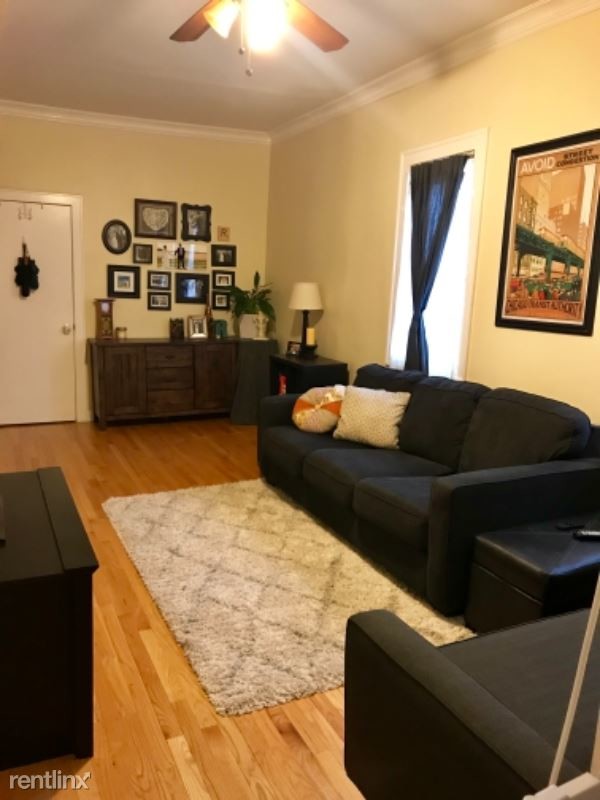Foto principal - 2922 N Racine Ave