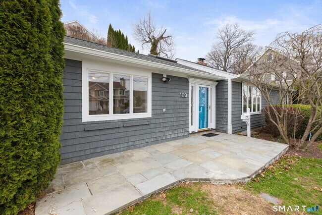 Foto del edificio - 100 Shorefront Park