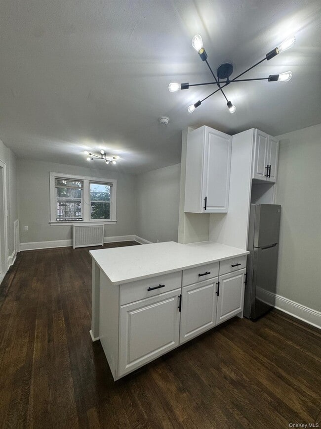 Building Photo - 10 Oakridge Pl