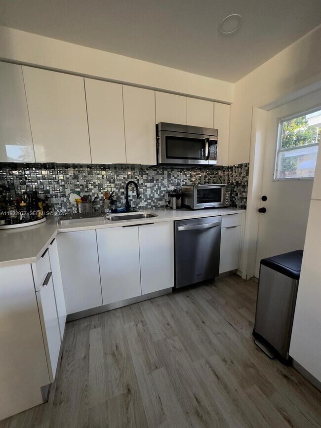 Foto del edificio - 270 NW 109th St