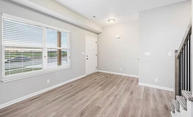 Building Photo - Beautiful 4 bedroom in Blue Springs! Comin...