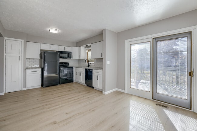 Photo - 10919 Farnam St House