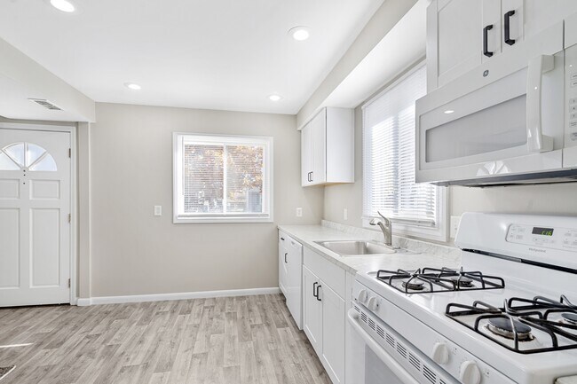 Foto del edificio - 6190 Cordell St