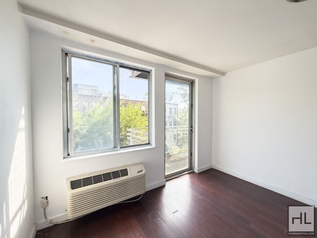 Foto del edificio - STANHOPE STREET / Sunlit Bushwick 2-Bed (F...
