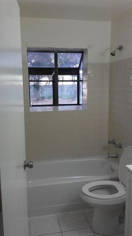Building Photo - 5489 Thurston Ave