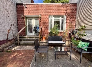 Building Photo - 229 Elm St