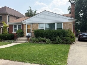 Building Photo - 1705 S Crescent Ave