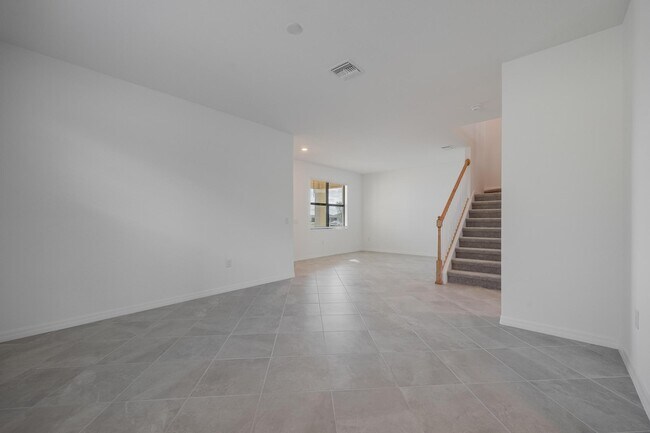 Building Photo - 3204 Altimira Dr