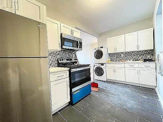 Primary Photo - 4 bedroom in BRONX NY 10457