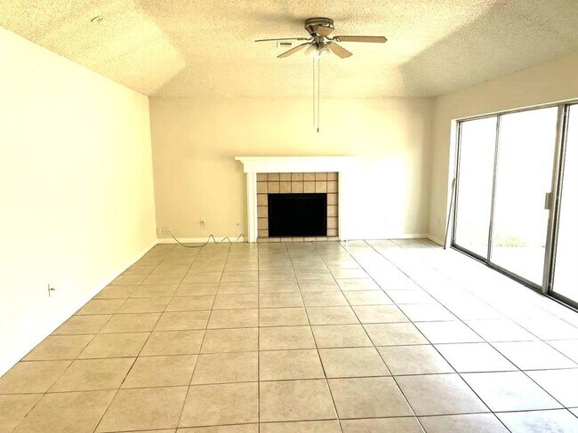 Building Photo - 14919 Heritage Wood Dr