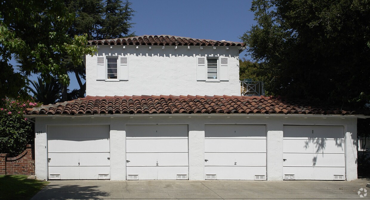 Primary Photo - 371 Vernon St