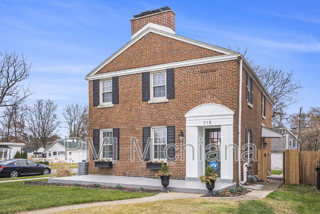 Building Photo - 318 E Angela Blvd