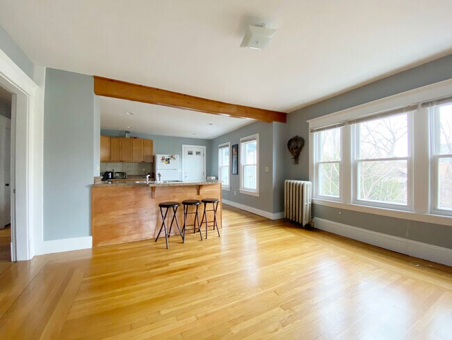 Building Photo - 88 Chapin St