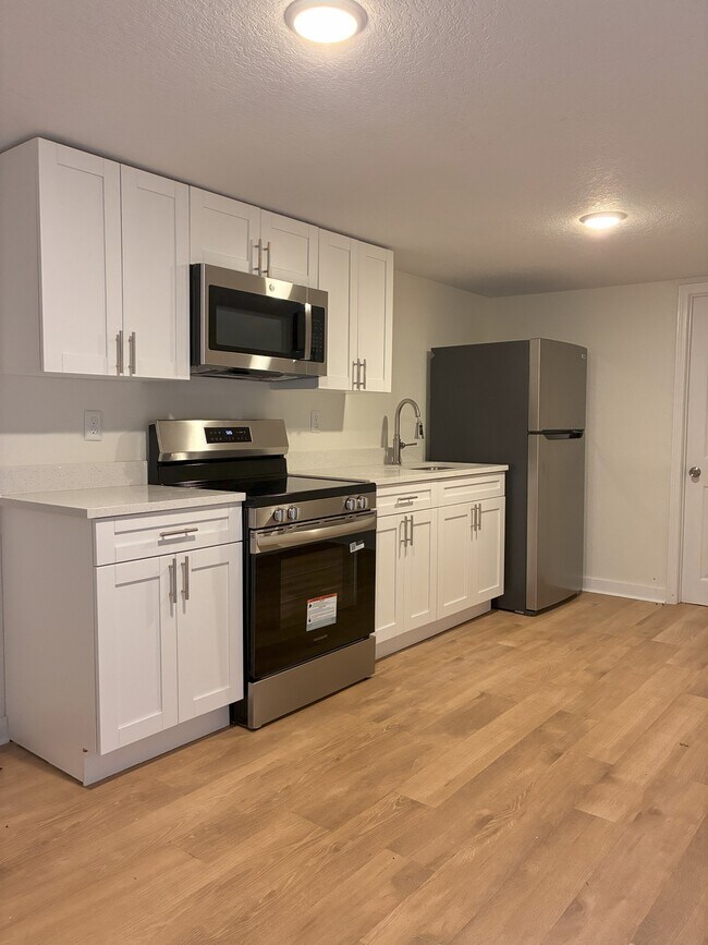 Foto del edificio - 844 Tyler St