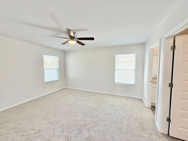 Foto del edificio - 5719 Guinevere Ln