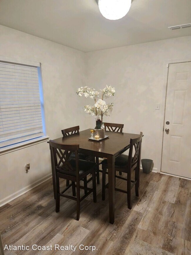Foto del edificio - 2 br, 1 bath House - 1411 Lois Lane A