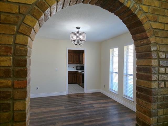 Building Photo - 2021 Aliso Rd